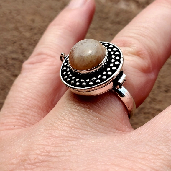 New Natural Sunstone 925 Silver Poison Ring. - Picture 5 of 12